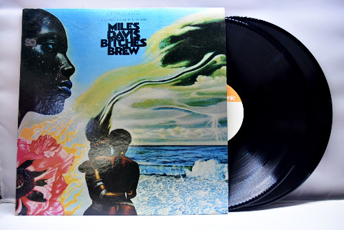 Miles Davis [마일스 데이비스] –  Bitches Brew (Directions In Music By Miles Davis)  - 중고 수입 오리지널 아날로그 2LP