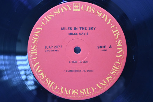 Miles Davis [마일스 데이비스] - Miles In The Sky - 중고 수입 오리지널 아날로그 LP