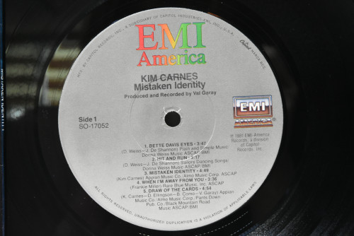 Kim Carnes [킴 칸스] - Mistaken Identity ㅡ 중고 수입 오리지널 아날로그 LP