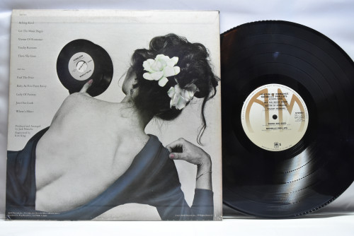 Michelle Phillips [미셸 필립스] - Victim Of Romance ㅡ 중고 수입 오리지널 아날로그 LP