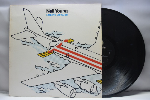 Neil Young [닐 영] - Landing On Water ㅡ 중고 수입 오리지널 아날로그 LP