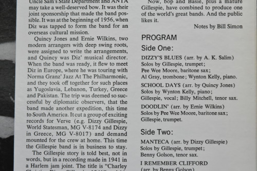 Dizzy Gillespie [디지 길레스피] - At Newport - 중고 수입 오리지널 아날로그 LP