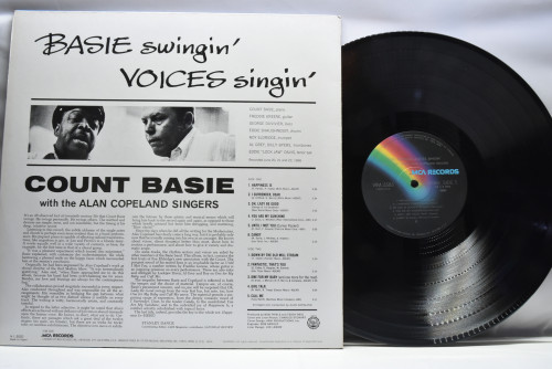 Count Basie With The Alan Copeland Singers [카운트 베이시] ‎- Basie Swingin&#039; Voices Singin&#039; - 중고 수입 오리지널 아날로그 LP
