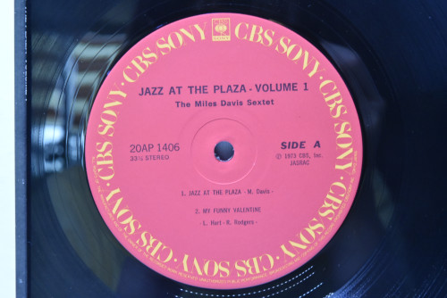 The Miles Davis Sextet [마일스 데이비스] ‎- Jazz At The Plaza Vol. 1 - 중고 수입 오리지널 아날로그 LP