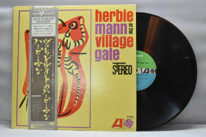 Herbie Mann [허비 만] - Herbie Mann at the Village Gate ㅡ 중고 수입 오리지널 아날로그 LP