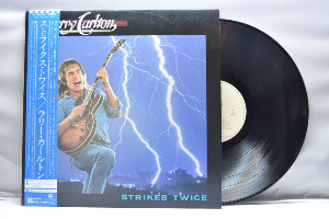 Larry Carlton [래리 칼튼] - Strikes Twice ㅡ 중고 수입 오리지널 아날로그 LP