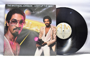 The Brothers Johnson [브라더스 존슨] - Light up the night ㅡ 중고 수입 오리지널 아날로그 LP